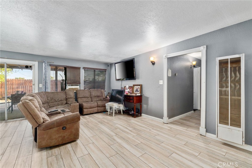 645 East King Street Rialto, CA 92376 - Photo 13 of 30