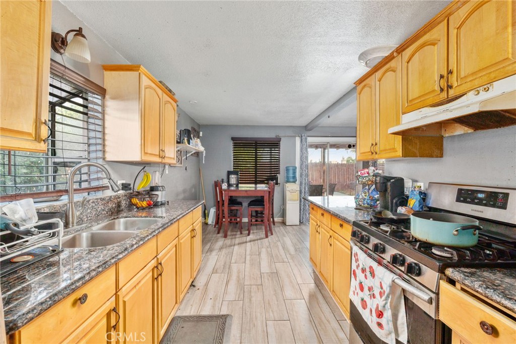 645 East King Street Rialto, CA 92376 - Photo 7 of 30