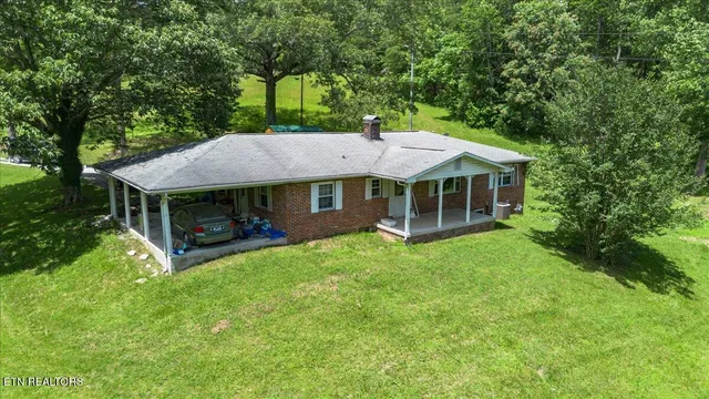 $330,000 | 330 Dilbeck Lane, Caryville, TN 37714