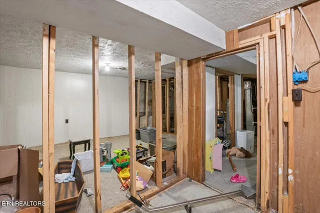 $330,000 | 330 Dilbeck Lane, Caryville, TN 37714