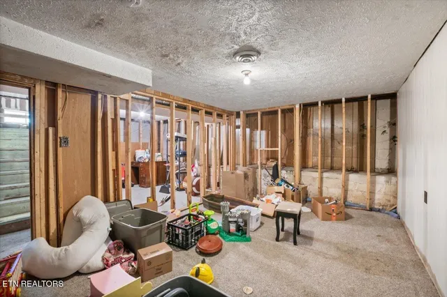 $330,000 | 330 Dilbeck Lane, Caryville, TN 37714