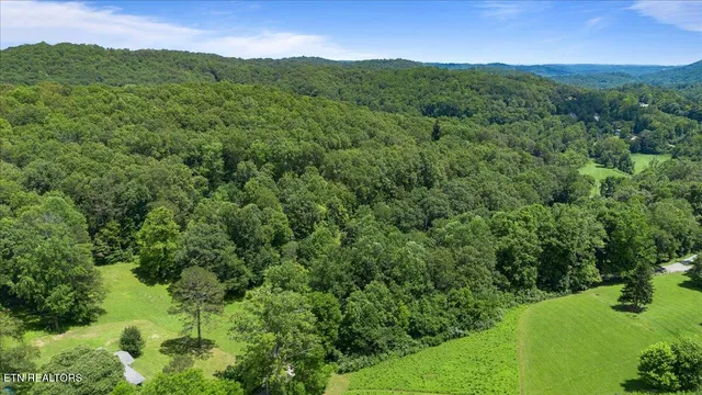 $330,000 | 330 Dilbeck Lane, Caryville, TN 37714