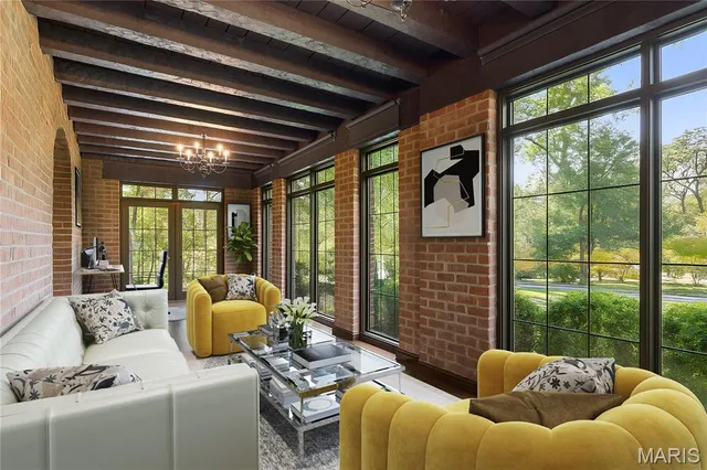 $3,200,000 | 8 Carrswold Drive, Clayton, MO 63105