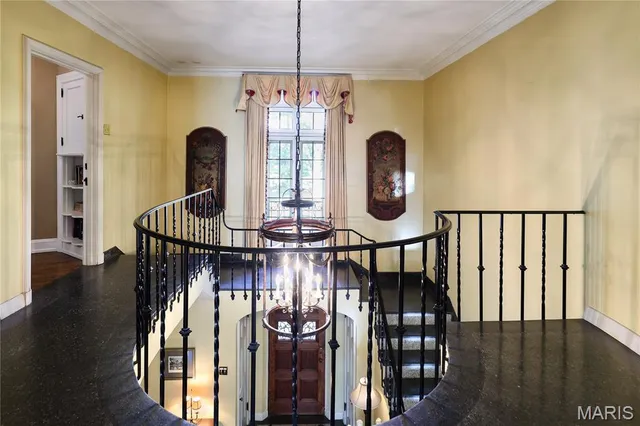 $3,200,000 | 8 Carrswold Drive, Clayton, MO 63105