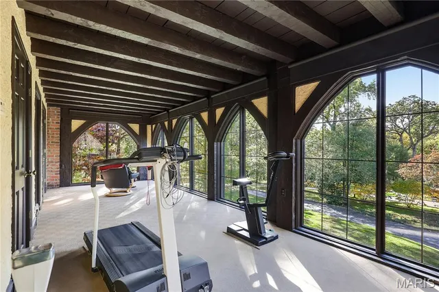 $3,200,000 | 8 Carrswold Drive, Clayton, MO 63105