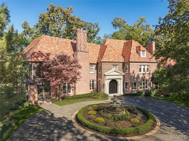 $3,200,000 | 8 Carrswold Drive, Clayton, MO 63105