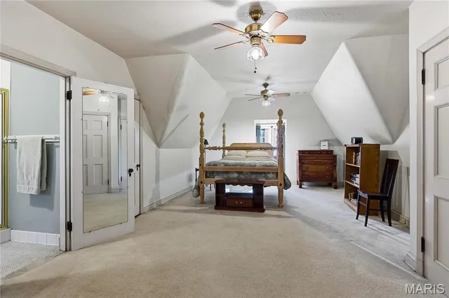 $3,200,000 | 8 Carrswold Drive, Clayton, MO 63105