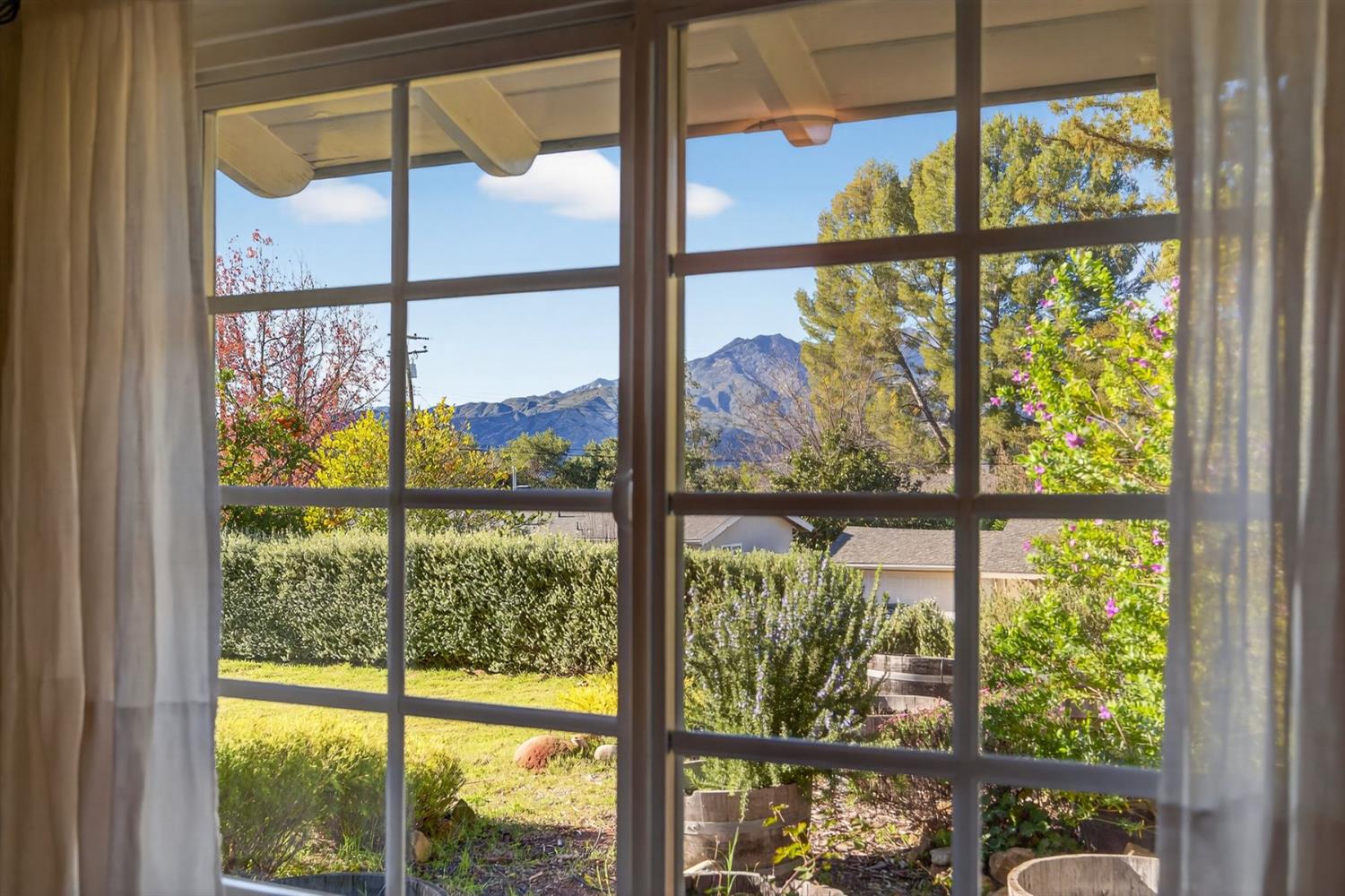 1918 Country Place Ojai, CA 93023 - Photo 23 of 36