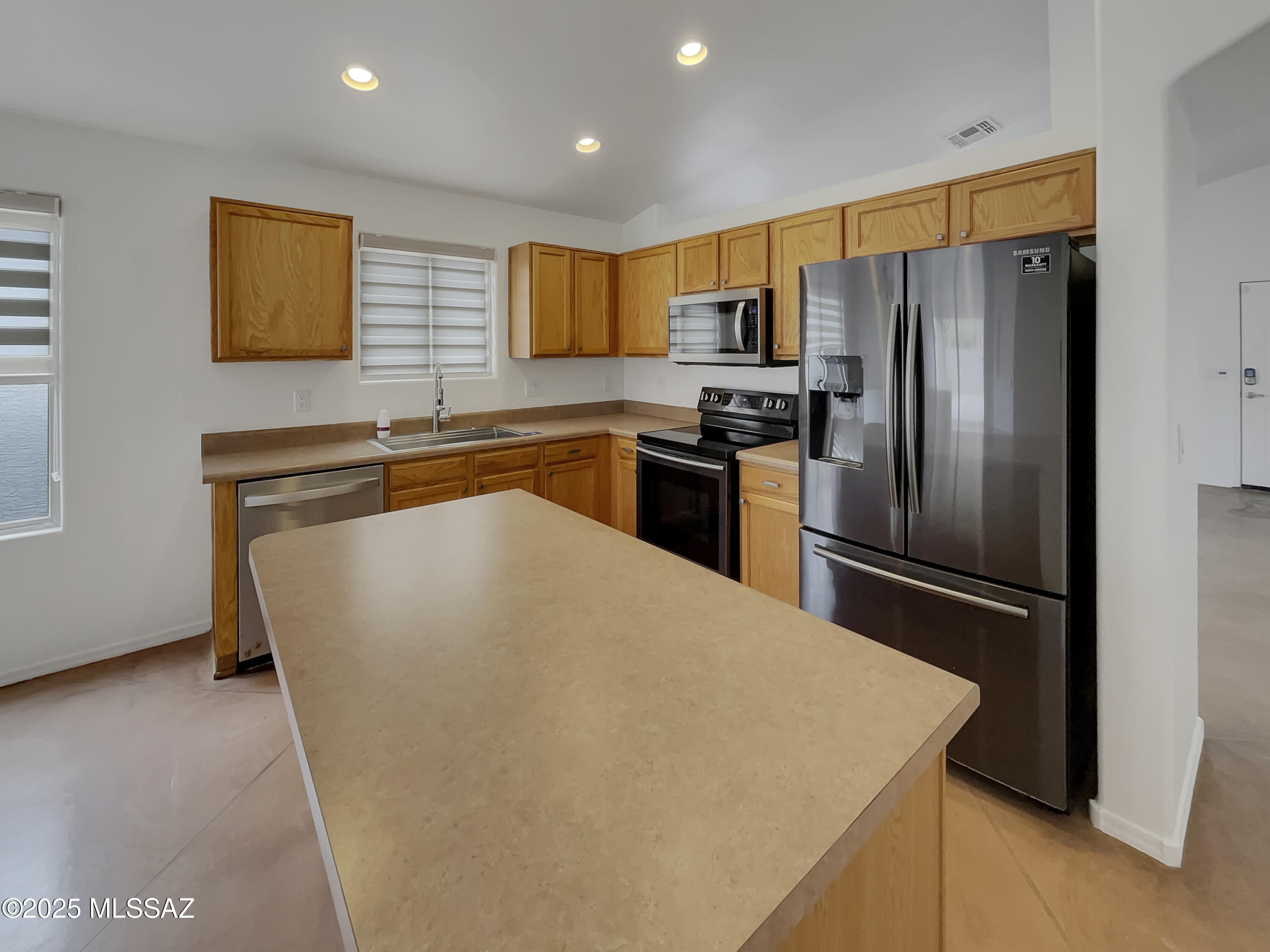 8429 South Burien Road Tucson, AZ 85747 - Photo 4 of 26 Gallery Image 4