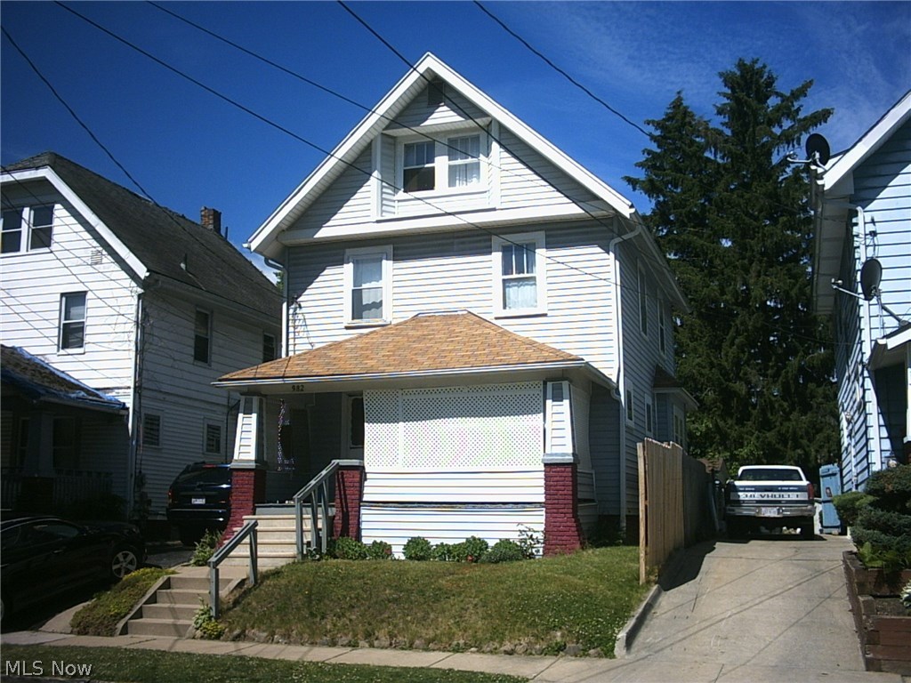 982 Chalker Street Akron, OH 44310 - Photo 2 of 8 Gallery Image 2