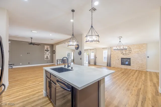 $3,800 | 8217 Cabin Springs Avenue, Las Vegas, NV 89131