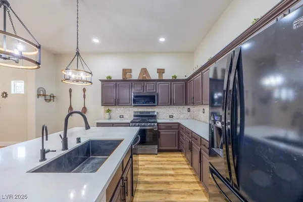 $3,800 | 8217 Cabin Springs Avenue, Las Vegas, NV 89131