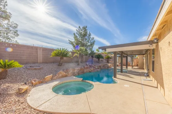 $3,800 | 8217 Cabin Springs Avenue, Las Vegas, NV 89131