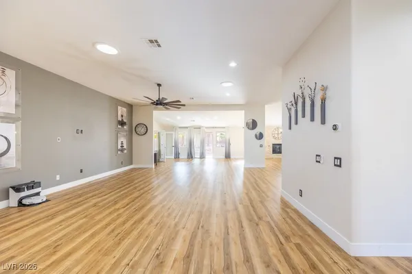 $3,800 | 8217 Cabin Springs Avenue, Las Vegas, NV 89131