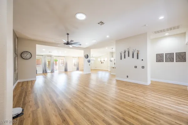 $3,800 | 8217 Cabin Springs Avenue, Las Vegas, NV 89131