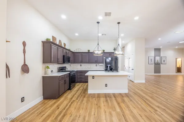 $3,800 | 8217 Cabin Springs Avenue, Las Vegas, NV 89131