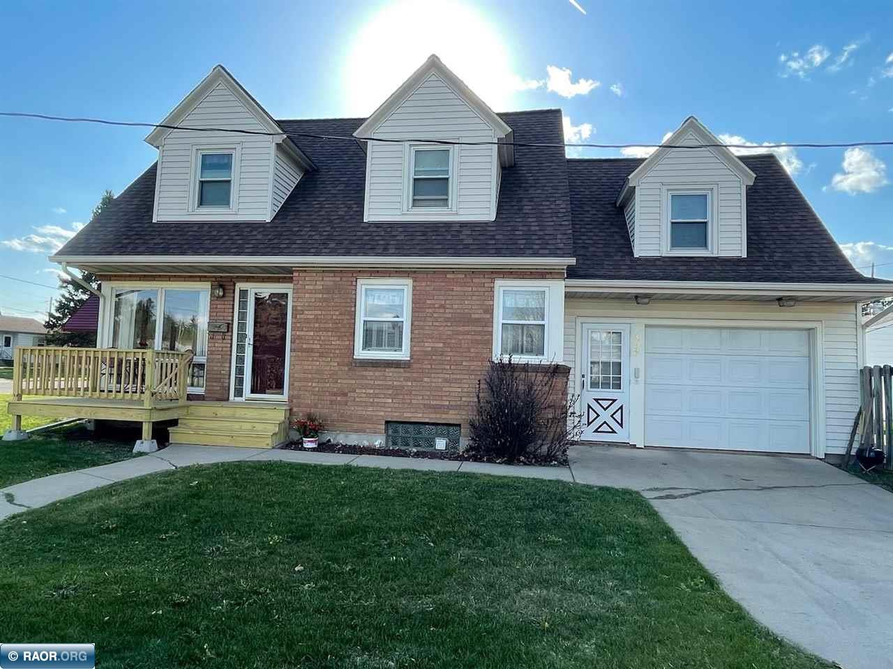 4027 3rd Avenue East Hibbing, MN 55746 - Photo 1 of 28