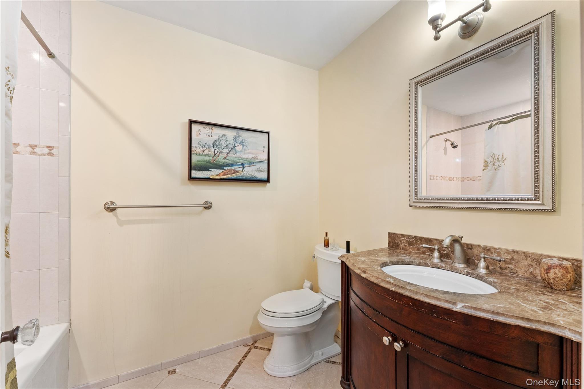 5 Cooper Road Scarsdale, NY 10583 - Photo 25 of 46 En suite bathroom