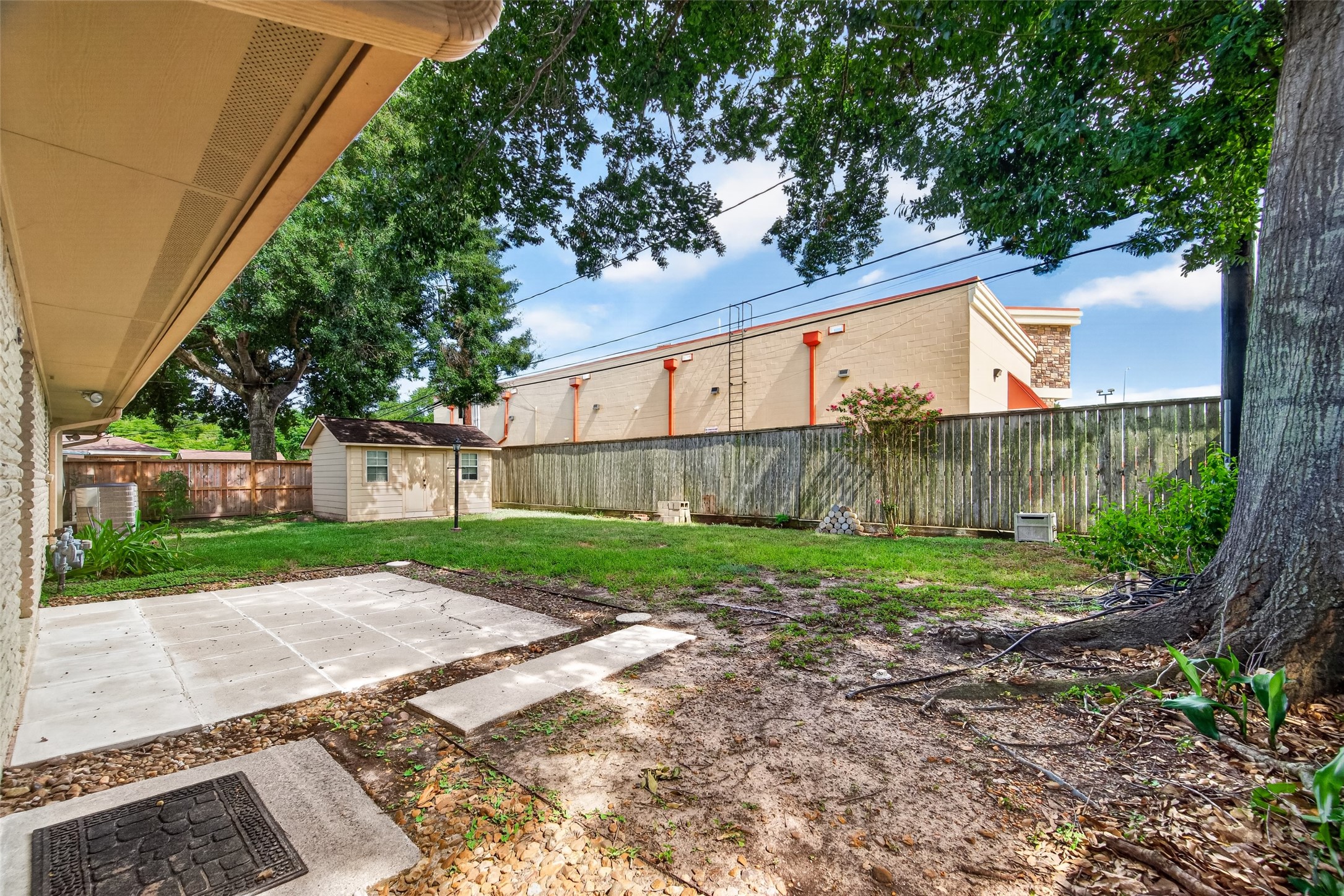 5411 Spellman Road Houston, TX 77096 - Photo 38 of 43 Gallery Image 38