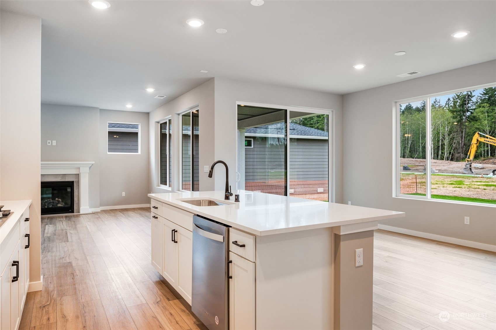 5536 Kinross Rd Port Orchard Southwest, Unit 118 Port Orchard, WA 98367 - Photo 6 of 26 Gallery Image 6