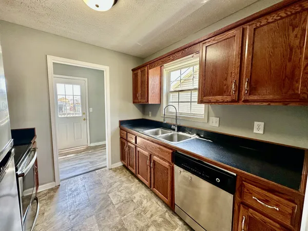$1,375 | 576 Oakmont Drive, Clarksville, TN 37042