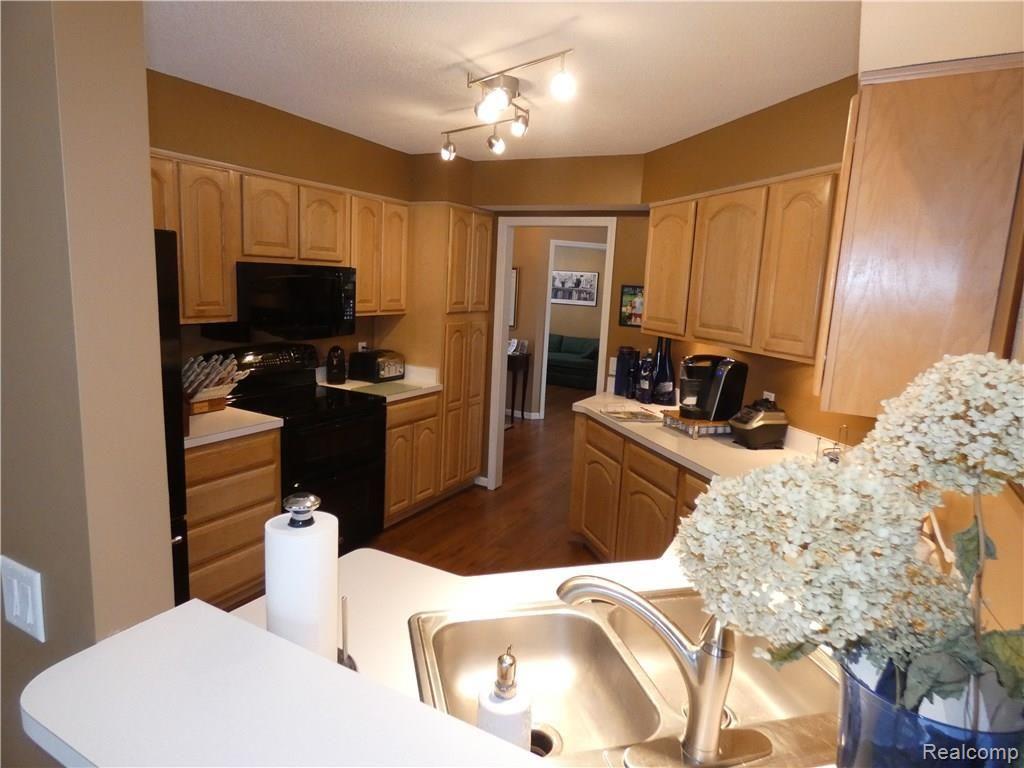 3346 Henley Court Rochester Hills, MI 48309 - Photo 26 of 53