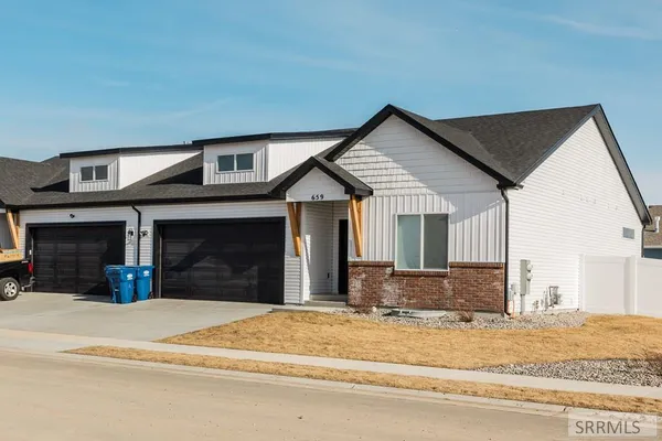 $480,000 | 676 Idaho Avenue, Sugar City, ID 83448