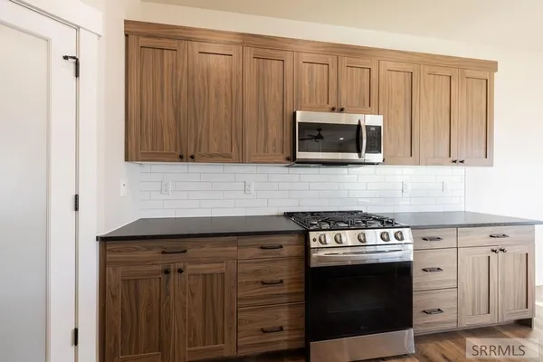 $480,000 | 676 Idaho Avenue, Sugar City, ID 83448