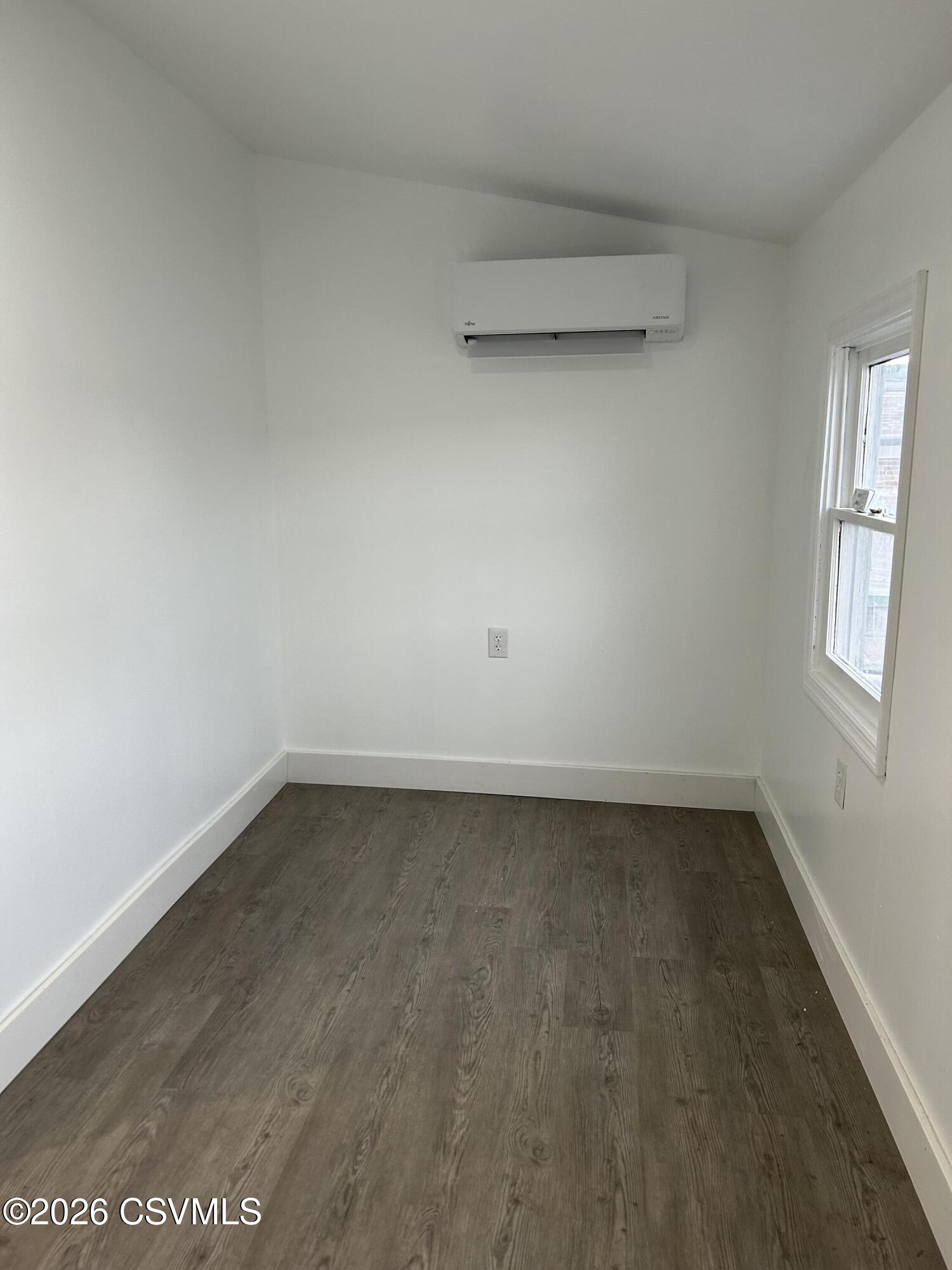 352 Market Street, Unit B Sunbury, PA 17801 - Photo 5 of 9