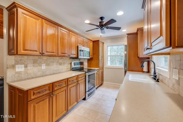 $394,999 | 205 Bridgewater Court, Gray, TN 37615