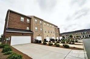 $2,125 | 10154 Enniscrone Road, Unit BROAD, Pineville, NC 28134