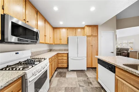 $454,000 | 40609 Corte Albara, Murrieta, CA 92562