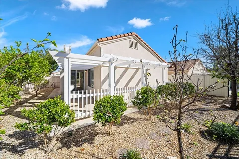$454,000 | 40609 Corte Albara, Murrieta, CA 92562
