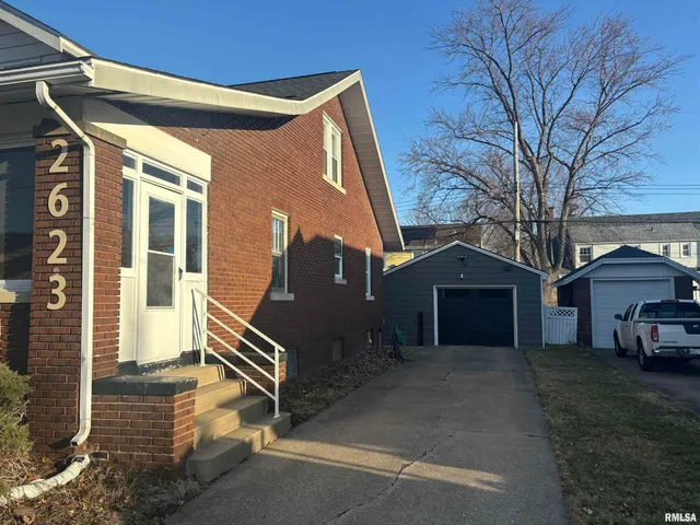 $1,800 | 2623 West Rohmann Avenue, West Peoria, IL 61604