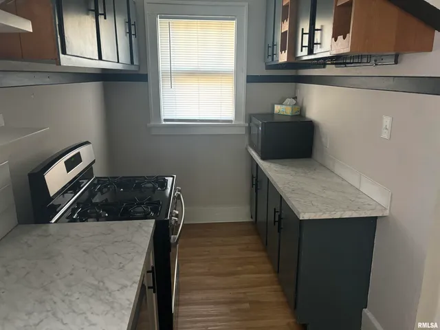 $1,800 | 2623 West Rohmann Avenue, West Peoria, IL 61604