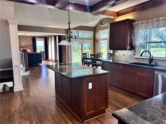 $1,695,000 | 22750 South Moonlight Road, Spring Hill, KS 66083