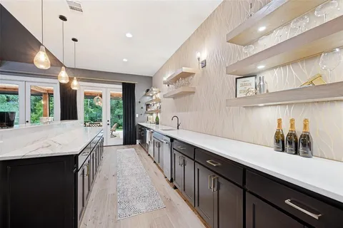 $2,300,000 | 704 Palisades Drive, Gordonville, TX 76245