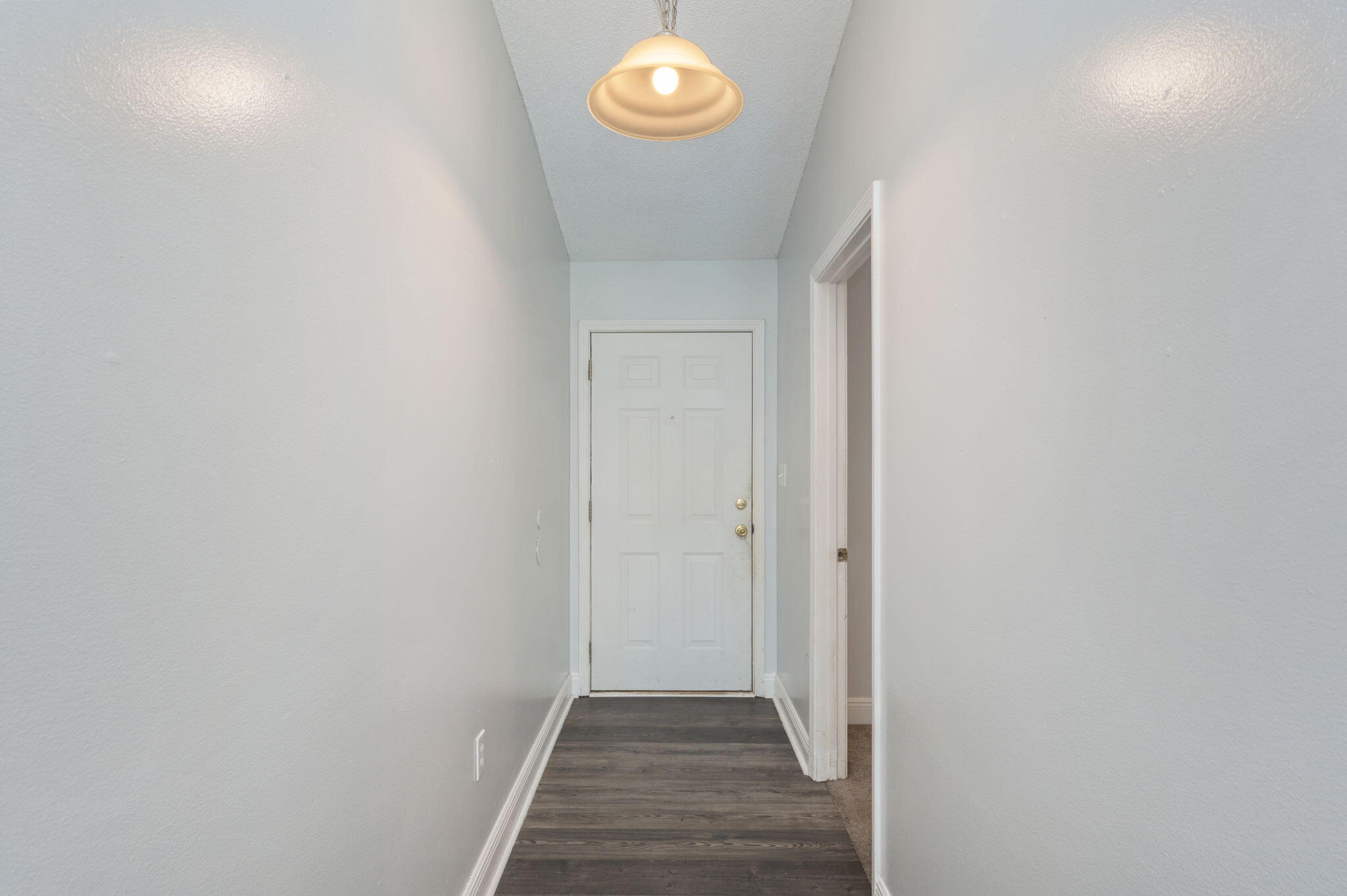 410 Winddrift Court Crestview, FL 32536 - Photo 6 of 44 a view of an entryway