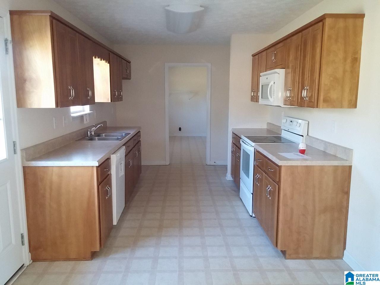 490 Twin Ridge Circle Lincoln, AL 35096 - Photo 3 of 14