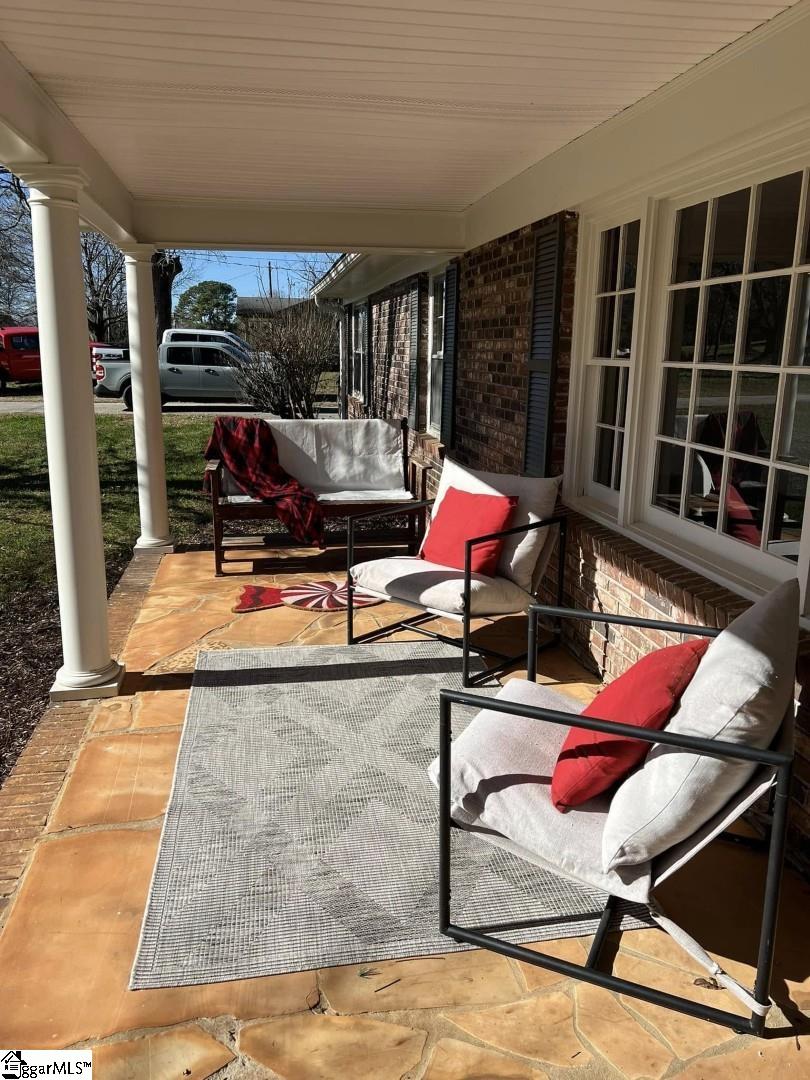 304 Old Stagecoach Road Easley, SC 29642 - Photo 3 of 20 Gallery Image 3