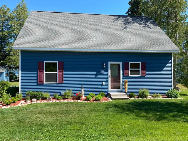 $1,125,000 | 7954 Cedar Street, Beulah, MI 49617