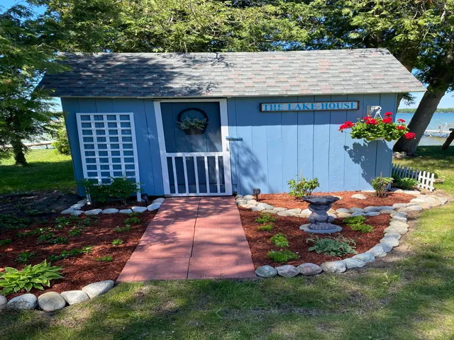 $1,125,000 | 7954 Cedar Street, Beulah, MI 49617