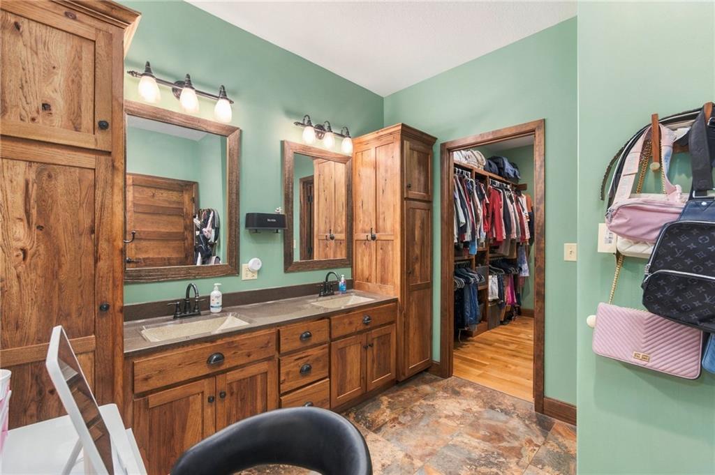 26639 Southeast 300th Road Kincaid, KS 66039 - Photo 24 of 61 Gallery Image 24