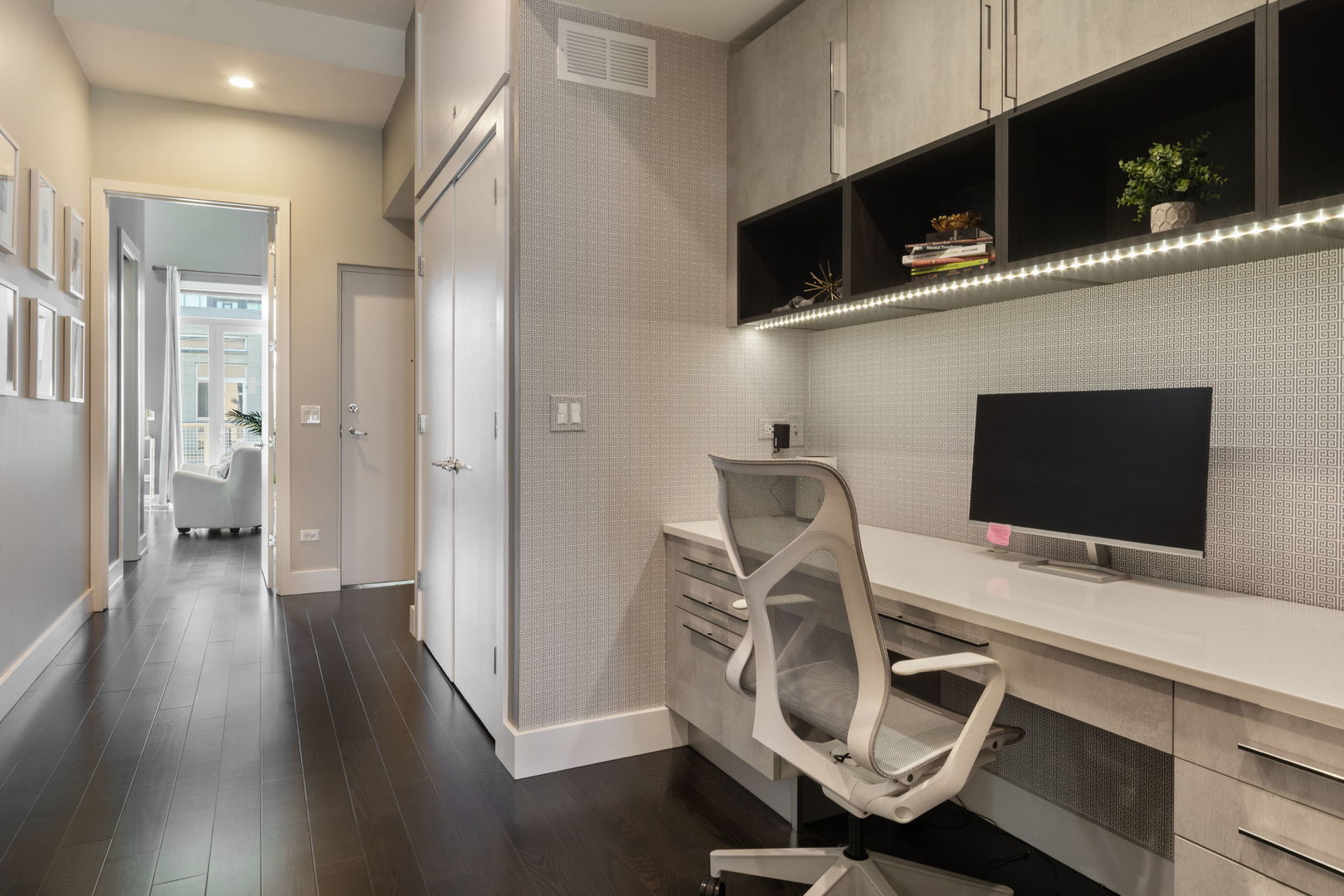 18 North Carpenter Street, Unit PHS Chicago, IL 60607 - Photo 24 of 30 Gallery Image 24
