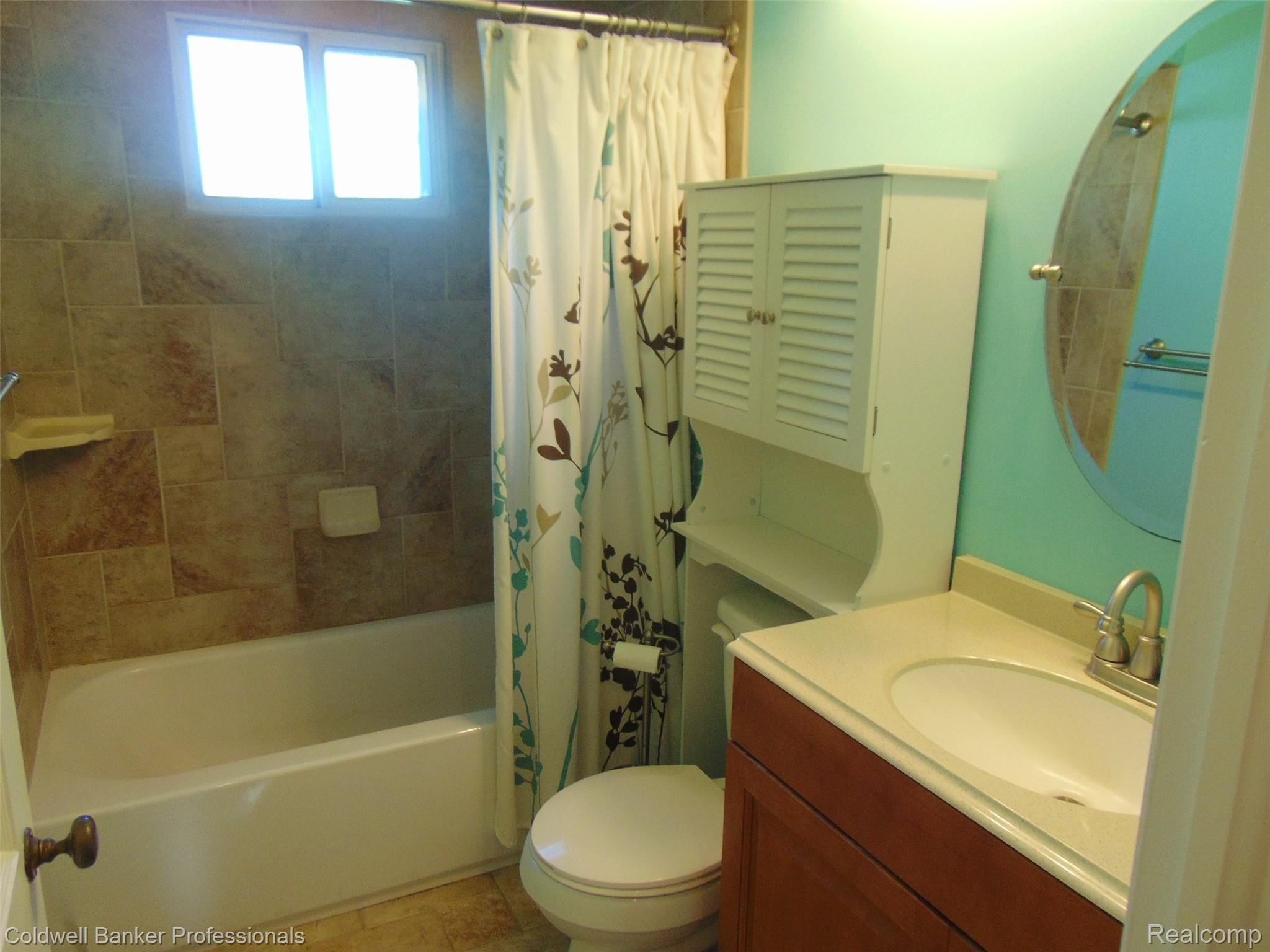 417 Roth Boulevard Clawson, MI 48017 - Photo 14 of 23 remodeled bathroom