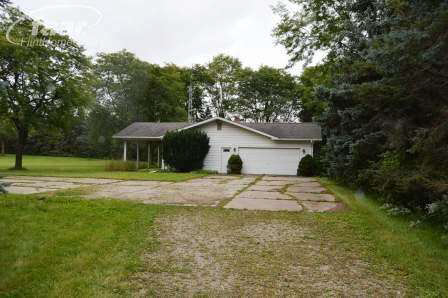 7301 Brewer Road Flint, MI 48507 - Photo 4 of 25 20420917-3.JPG