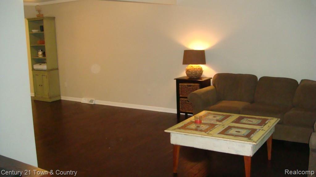 60655 Eyster Road Rochester, MI 48306 - Photo 24 of 32 DSC03608.jpg