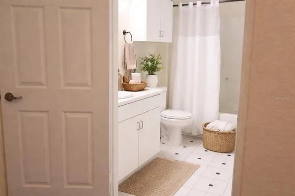 $1,725 | 860 North Orange Avenue, Unit 440, Orlando, FL 32801