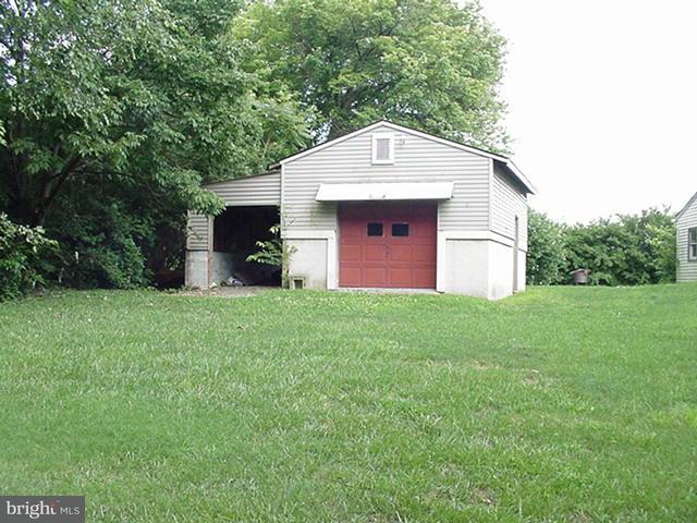 2712 Burma Road Columbia, PA 17512 - Photo 3 of 14 Gallery Image 3