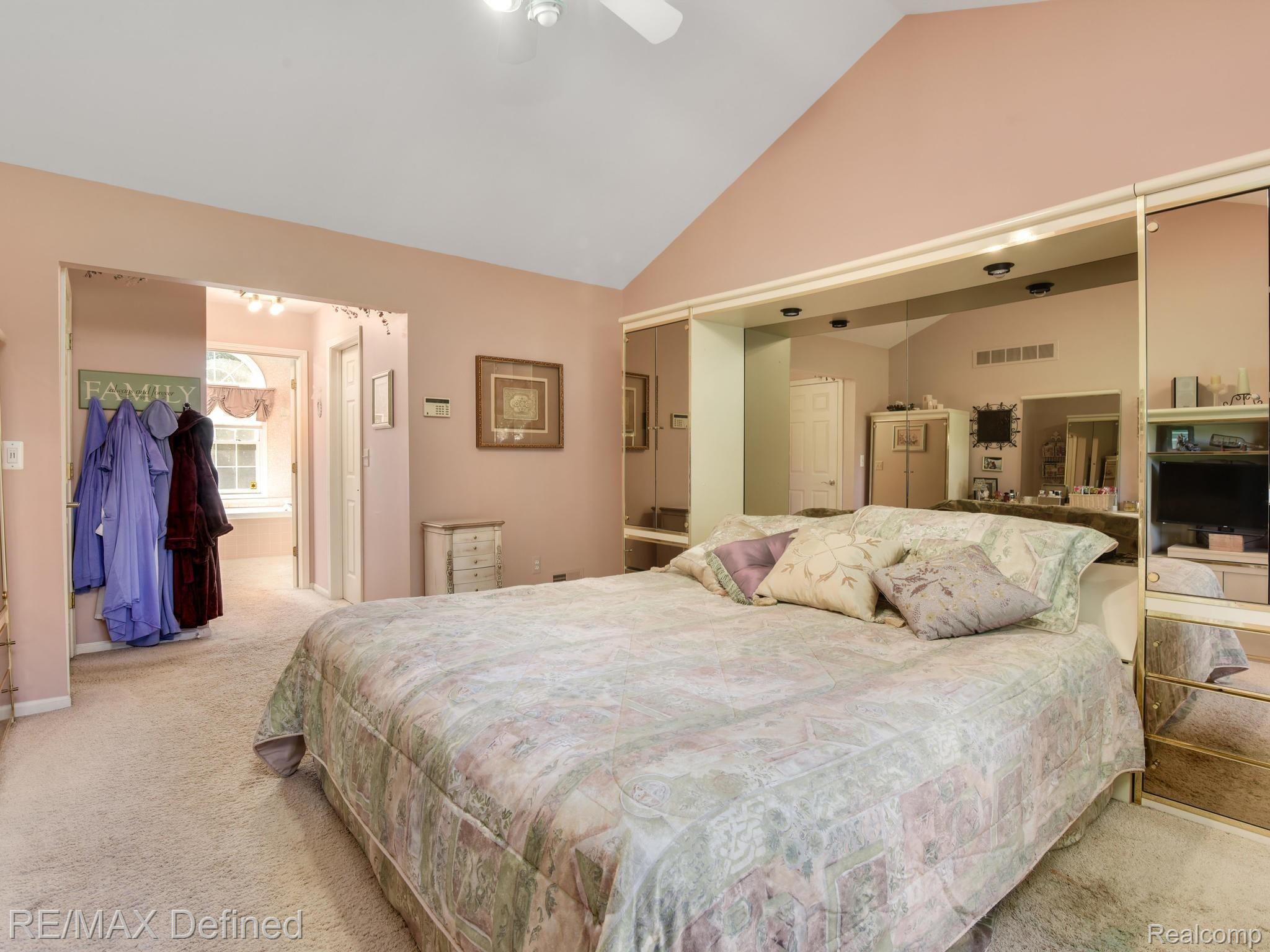 3151 Lexham Lane Rochester, MI 48309 - Photo 26 of 34 3151 Lexham Ln Rochester Hills-017-008-3151 Lexham Ln Rochester Hills-MLS_Size.jpg